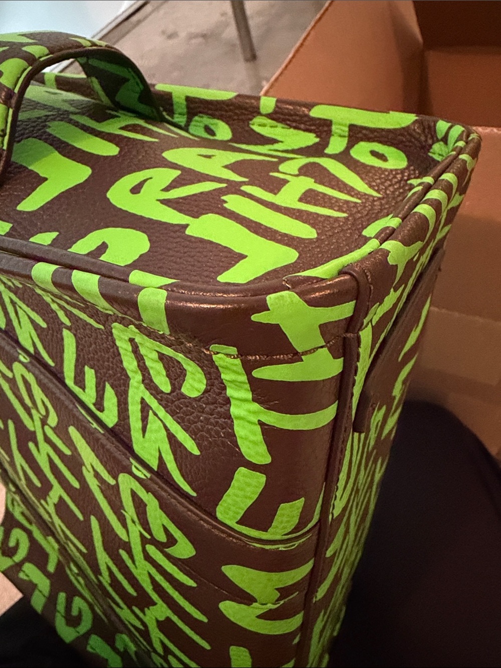 Marc Jacobs Stephen Sprouse Neon Green Graffiti Tote on Dark Brown - Picture 8 of 13